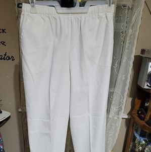 (2509) Act 3,  Pants, Slacks, Womans Size 16 P, White